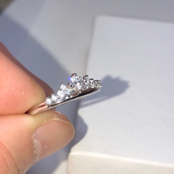 COPY - Moissanite diamond chevon ring in Sterling Silver - Picture 7 of 12